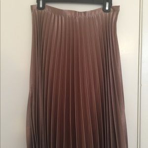 Midi pleated skirt
